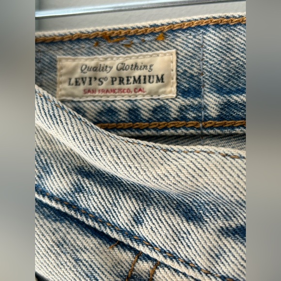 Levi’s Premium 501 ‘90s Women’s High Rise StraightLeg Jeans Button Fly LightWash - Picture 4 of 13